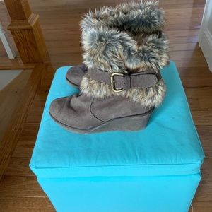 Faux fur ankle boots w/ buckle size 9